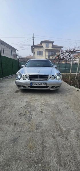 Mercedes-Benz E 270 CDI + , снимка 1