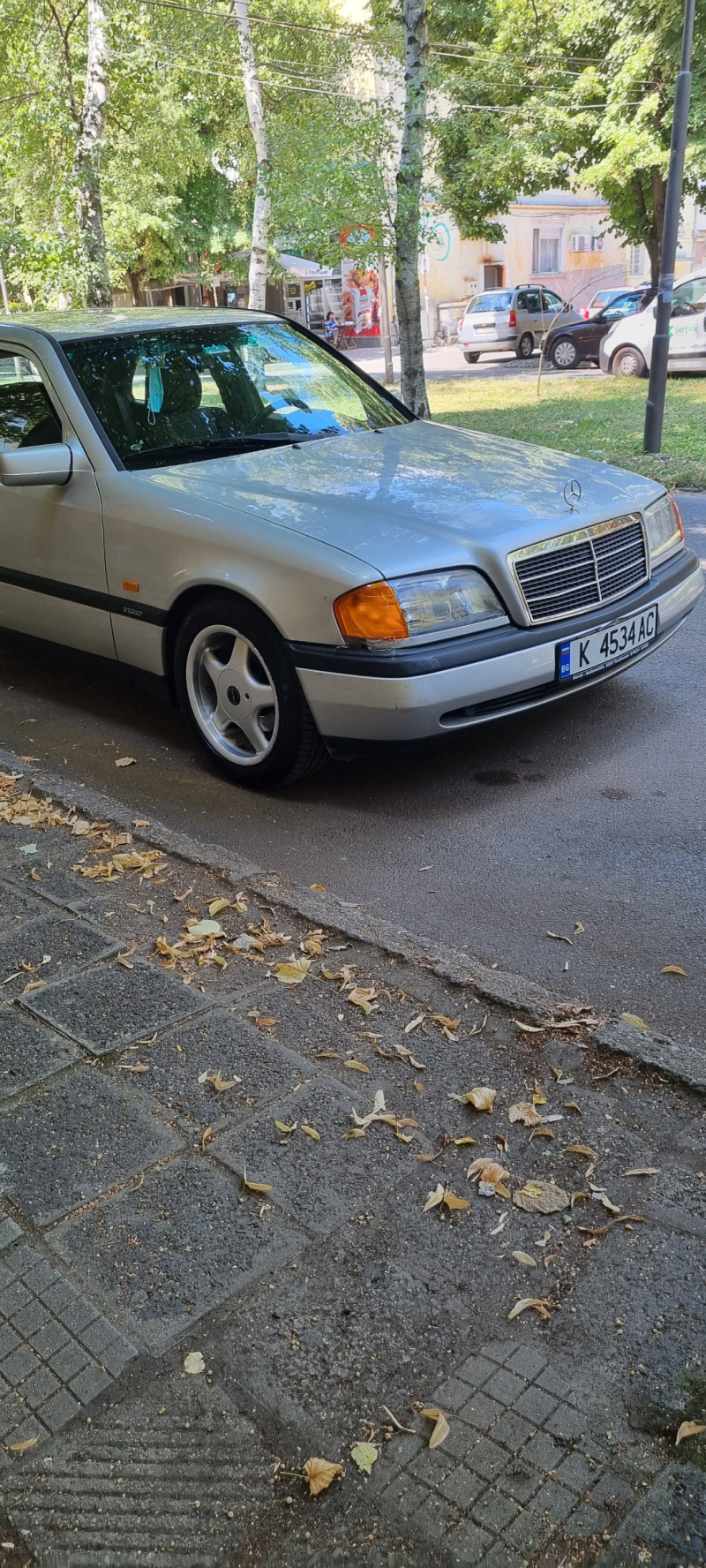 Mercedes-Benz 180, снимка 1 - Автомобили и джипове - 46319627