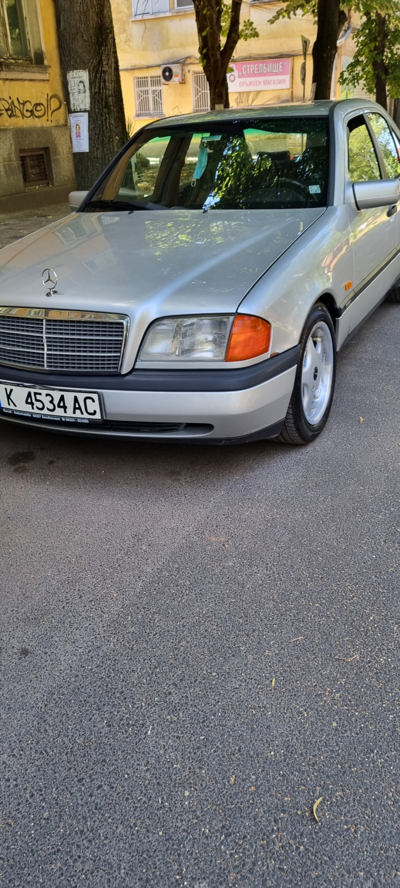 Mercedes-Benz 180, снимка 3 - Автомобили и джипове - 46319627
