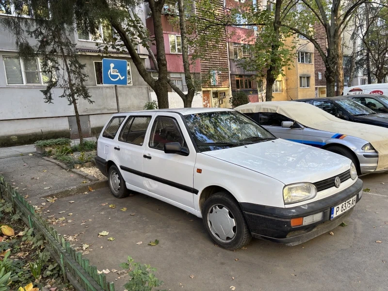 VW Golf, снимка 4 - Автомобили и джипове - 47649627