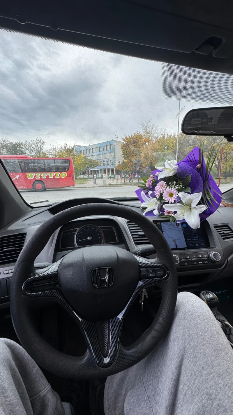 Honda Civic 1.8 Бензин / Газ, снимка 3 - Автомобили и джипове - 52244636