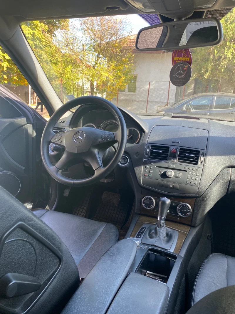 Mercedes-Benz C 220, снимка 8 - Автомобили и джипове - 52277230