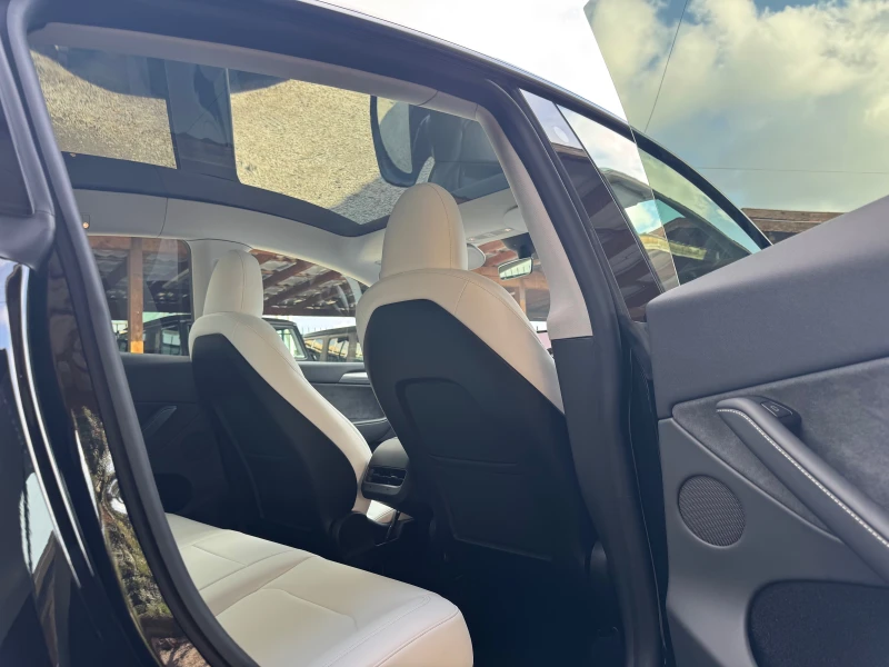 Tesla Model Y PERFORMANCE, DUAL MOTOR, 4X4, 24г.нов внос ШВЕЙЦАР, снимка 15 - Автомобили и джипове - 52305373