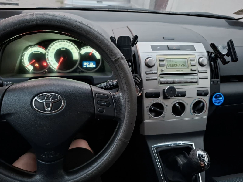 Toyota Corolla verso, снимка 4 - Автомобили и джипове - 52309876