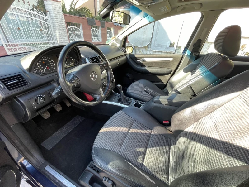 Mercedes-Benz A 200 Avangartde, снимка 11 - Автомобили и джипове - 52431148