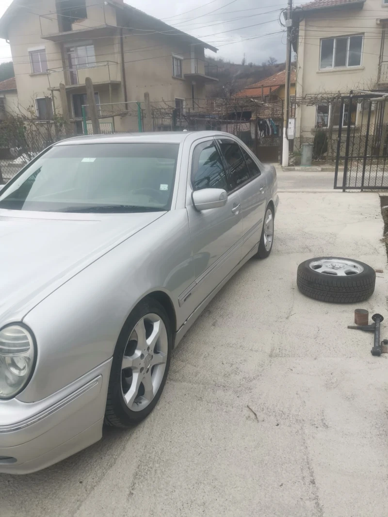 Mercedes-Benz E 270 CDI + , снимка 13 - Автомобили и джипове - 52865369