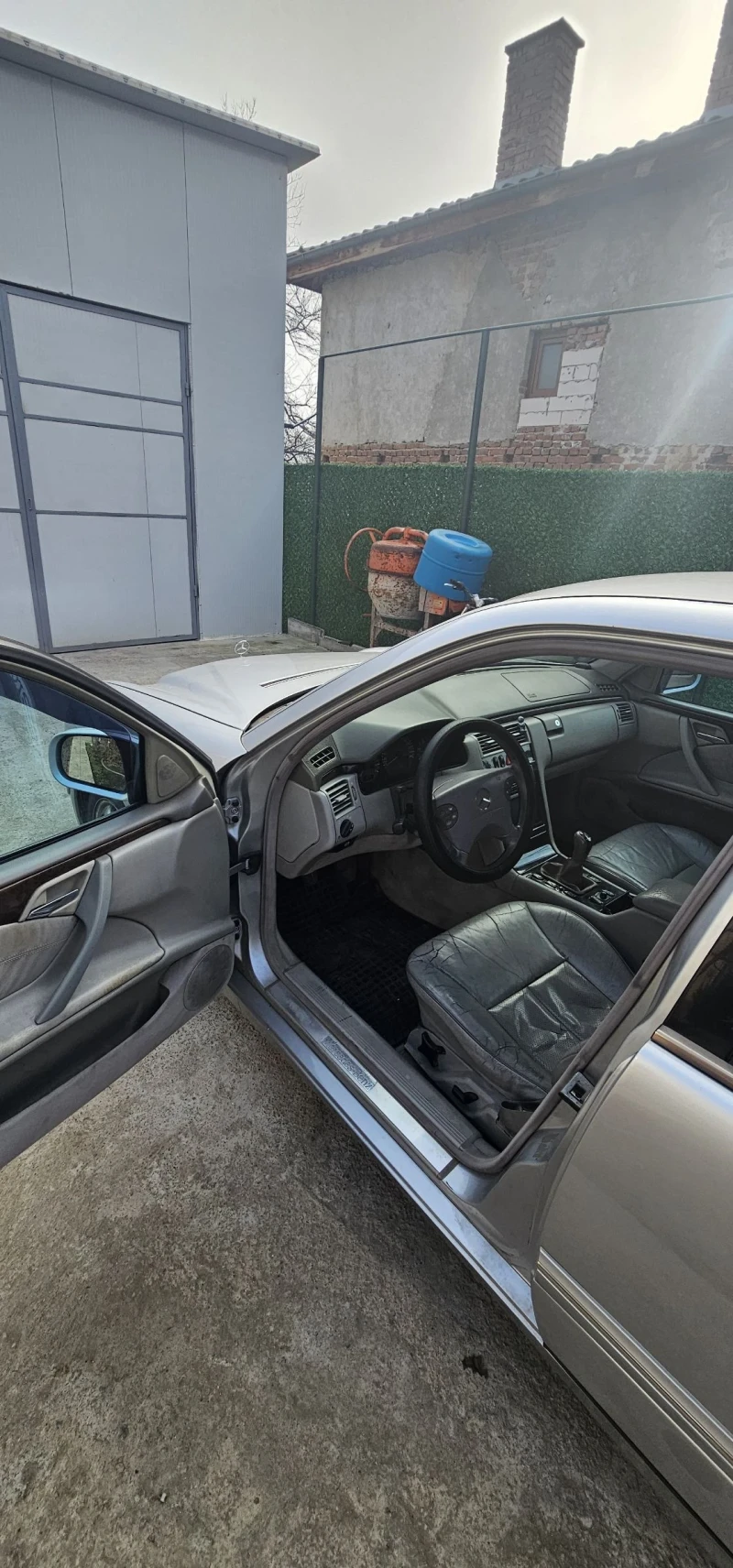 Mercedes-Benz E 270 CDI + , снимка 8 - Автомобили и джипове - 52865369