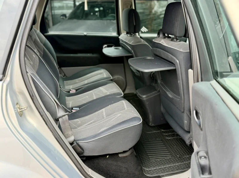 Renault Scenic 1.9DCI* DISEL* Масички* УНИКАТ* , снимка 10 - Автомобили и джипове - 53510531