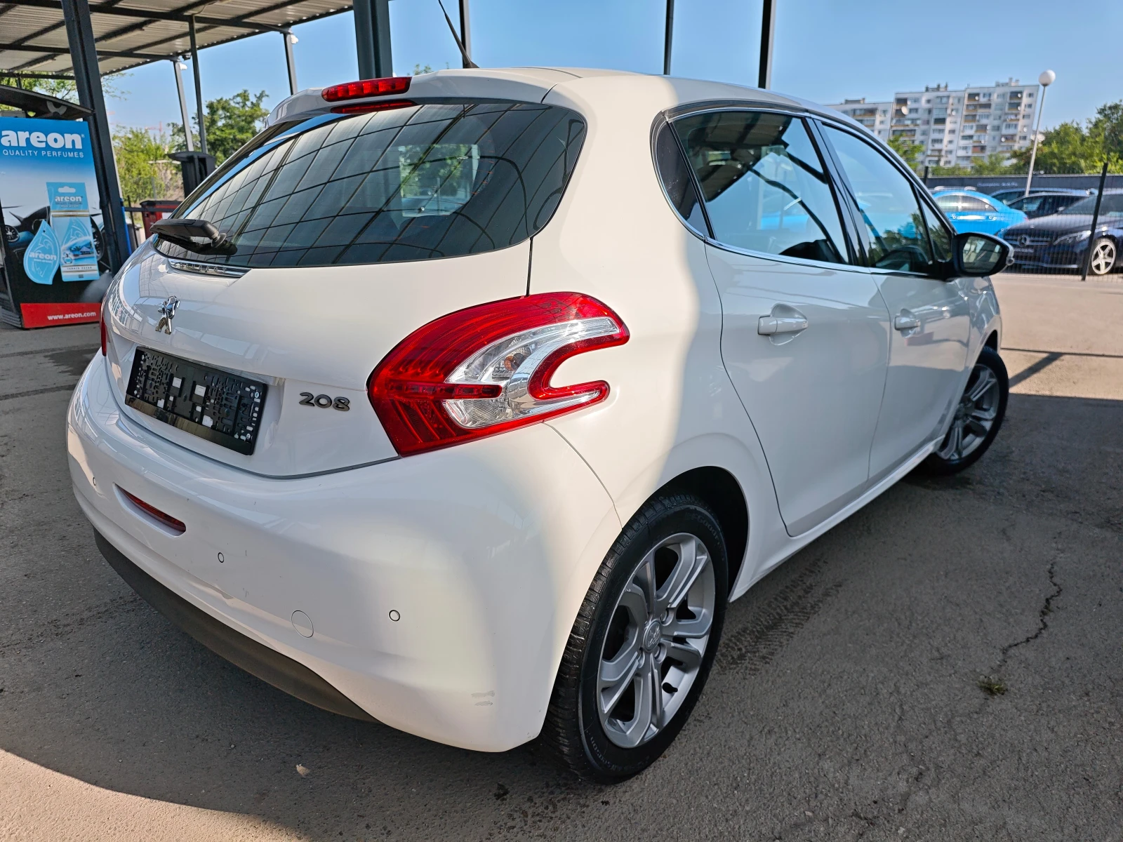 Peugeot 208 1.4HDI - изображение 2