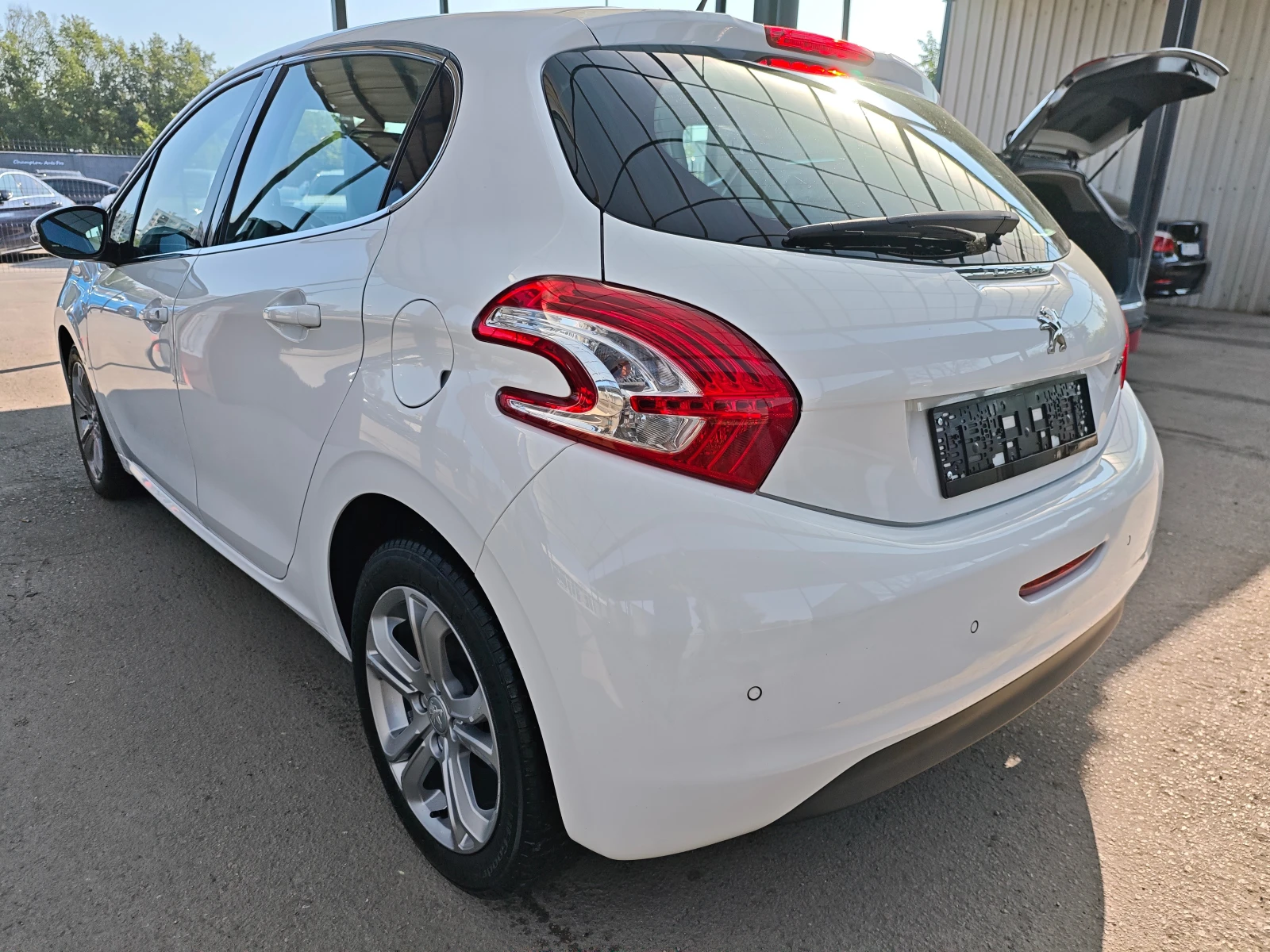 Peugeot 208 1.4HDI - изображение 4
