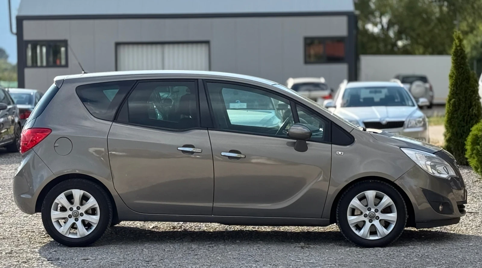 Opel Meriva 1.7CDTi 101к.с * Автоматик*  - изображение 8