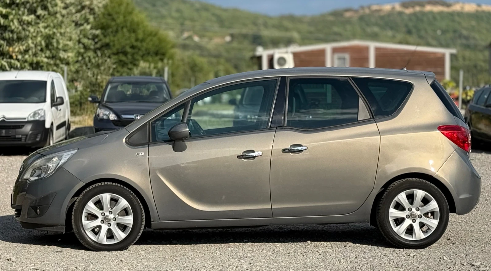 Opel Meriva 1.7CDTi 101к.с * Автоматик*  - изображение 7