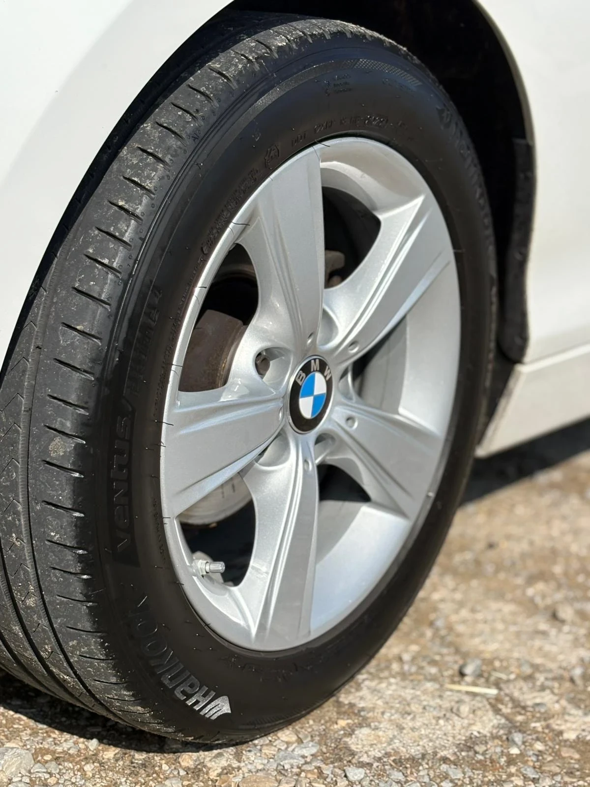 BMW 116 2.0д * 6 Скорости - изображение 9
