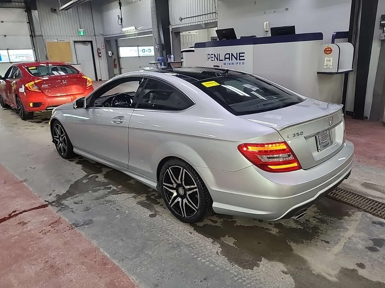 Mercedes-Benz C 350 ПАНОРАМА* 2 КЛЮЧА* ПОДГРЕВИ* CARFAX * , снимка 4 - Автомобили и джипове - 53819819