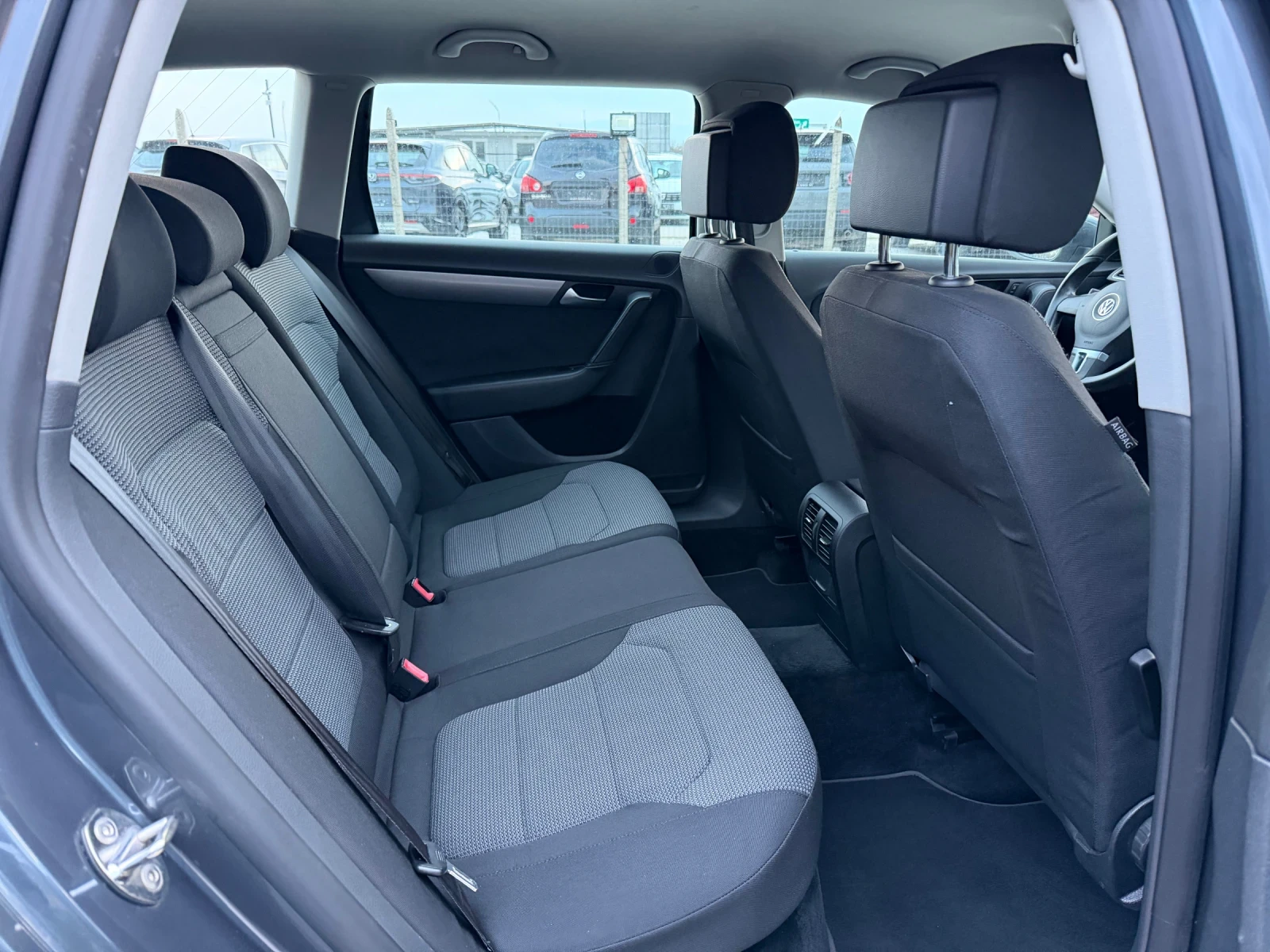 VW Passat 2.0TDI 140kc., снимка 14 - Автомобили и джипове - 54197283