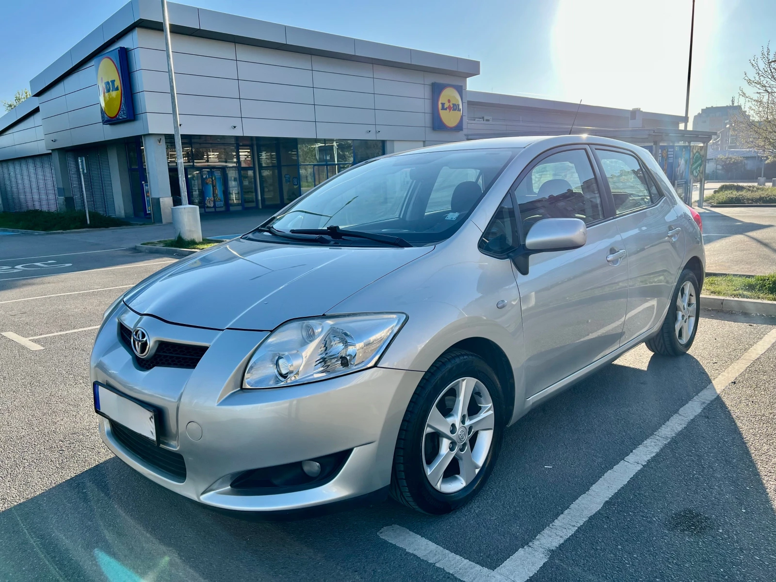 Toyota Auris 1.4VVT-I, снимка 3 - Автомобили и джипове - 54347369