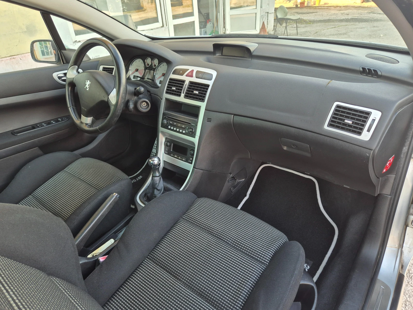 Peugeot 307 CC 1.6I KLIMA ITALY, снимка 12 - Автомобили и джипове - 54415040