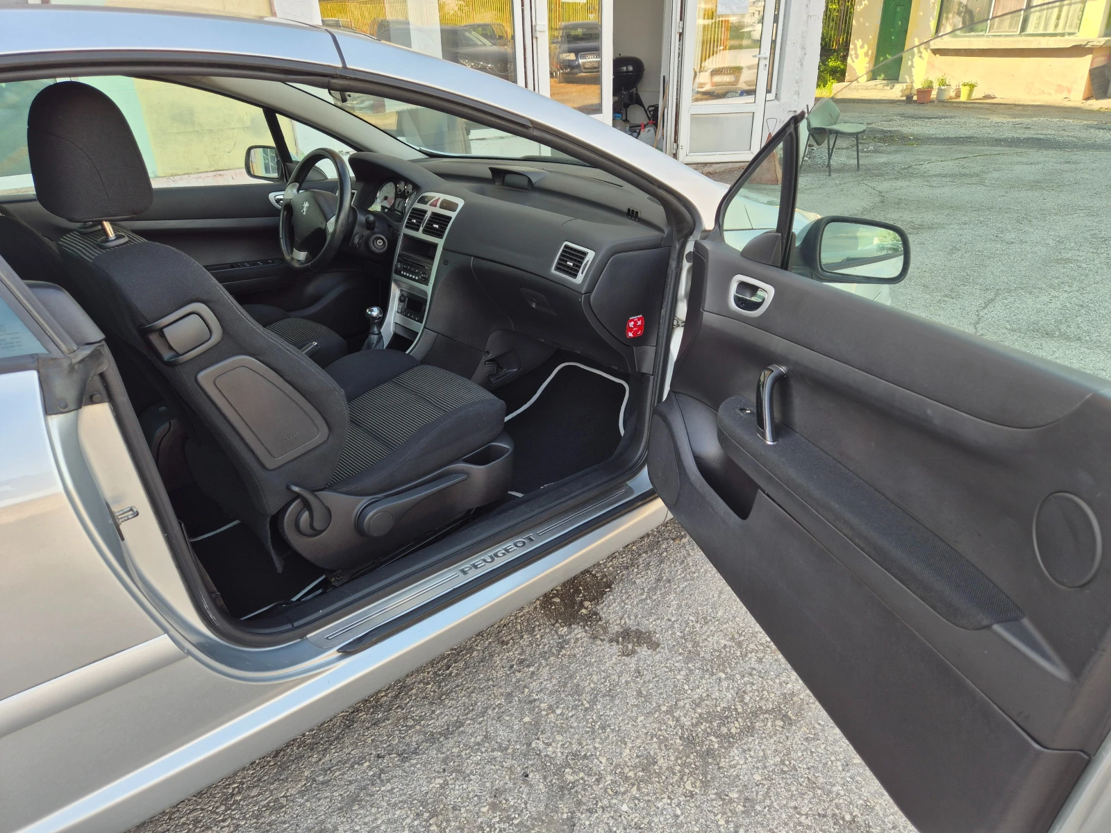 Peugeot 307 CC 1.6I KLIMA ITALY, снимка 10 - Автомобили и джипове - 54415040