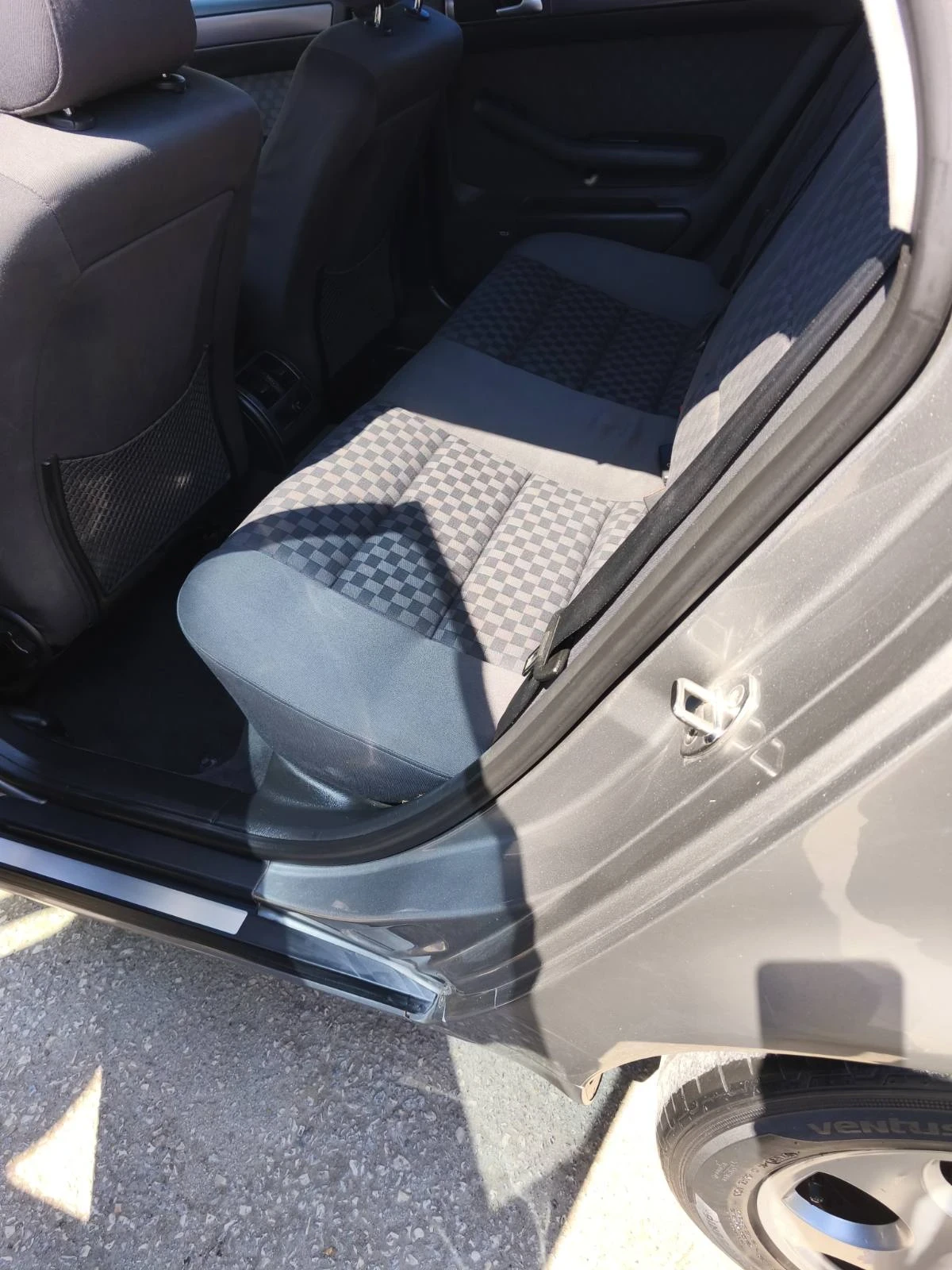 Audi A6 1, 9 TDI, снимка 8 - Автомобили и джипове - 54420617
