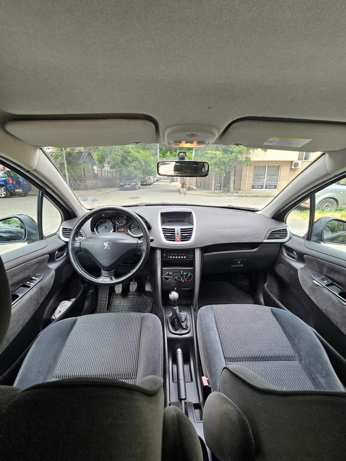 Peugeot 207, снимка 9 - Автомобили и джипове - 54573902