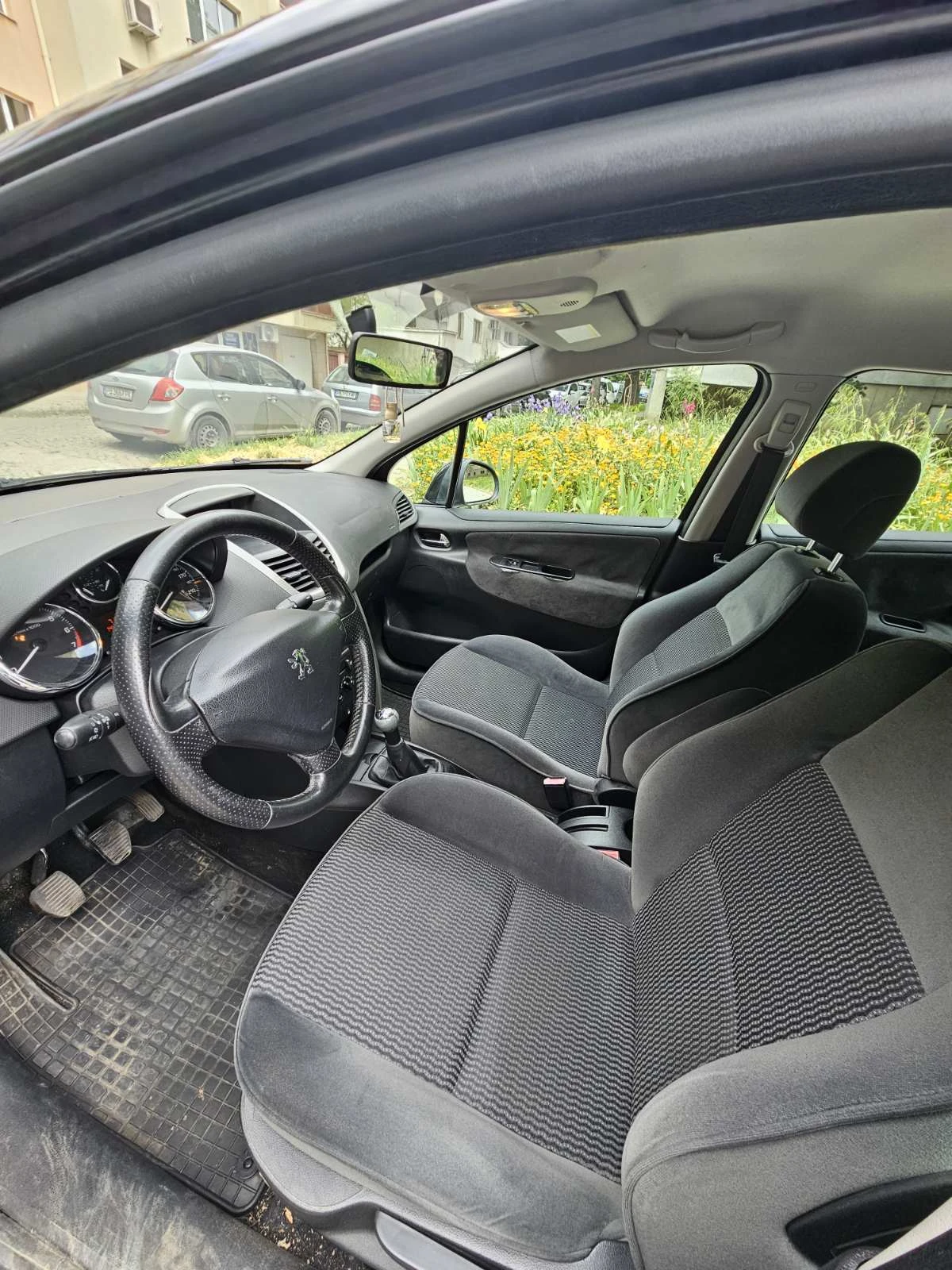 Peugeot 207, снимка 10 - Автомобили и джипове - 54573902