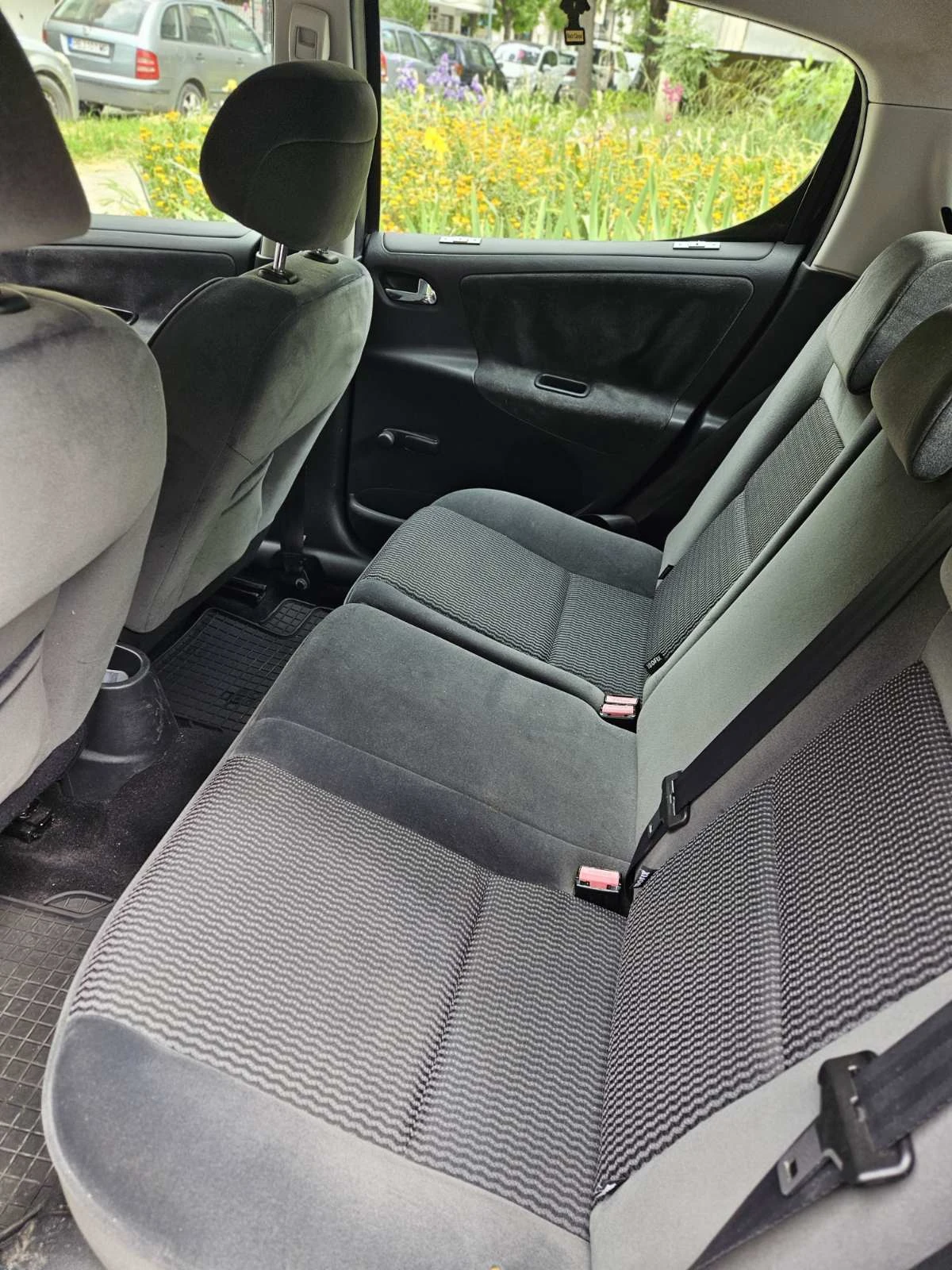 Peugeot 207, снимка 11 - Автомобили и джипове - 54573902