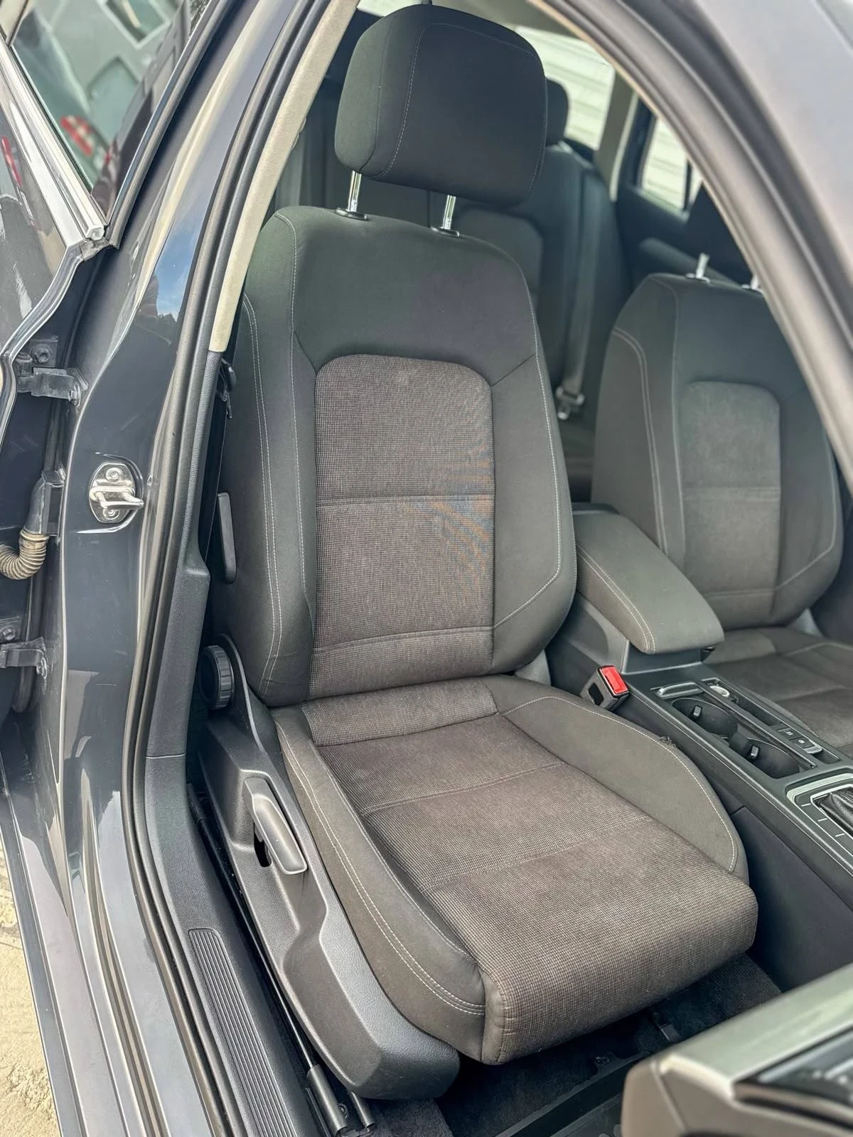 VW Passat 2.0TDI, снимка 13 - Автомобили и джипове - 54908404