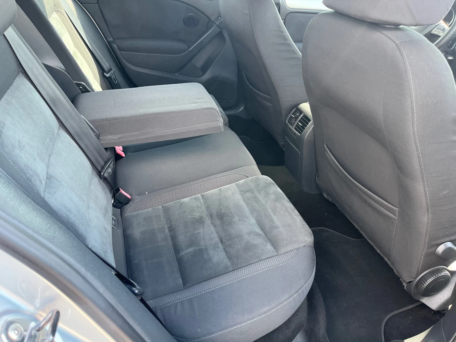 VW Golf 2.0TDI-140-NAVI-HI-LINE-ITALIA, снимка 7 - Автомобили и джипове - 55018926
