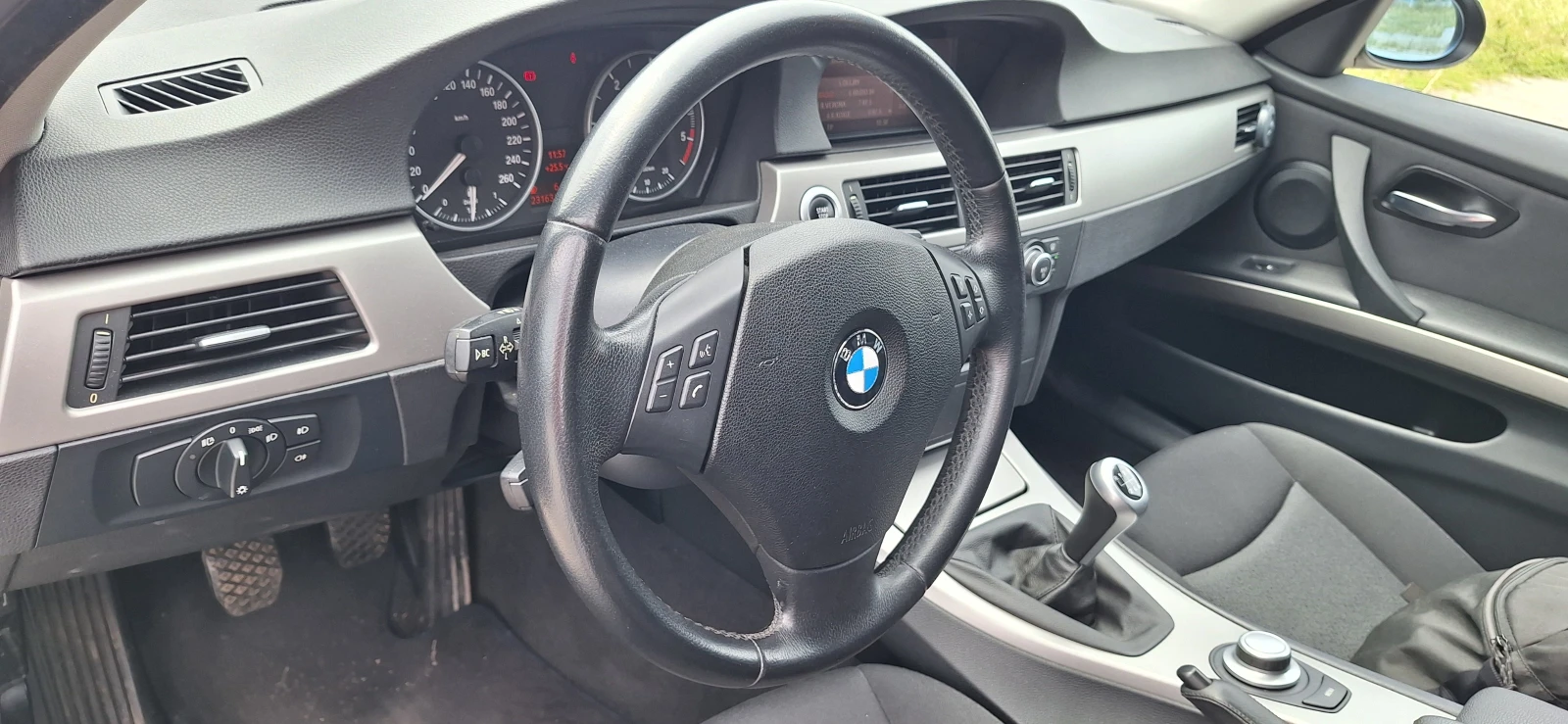 BMW 320 D, снимка 11 - Автомобили и джипове - 55281908