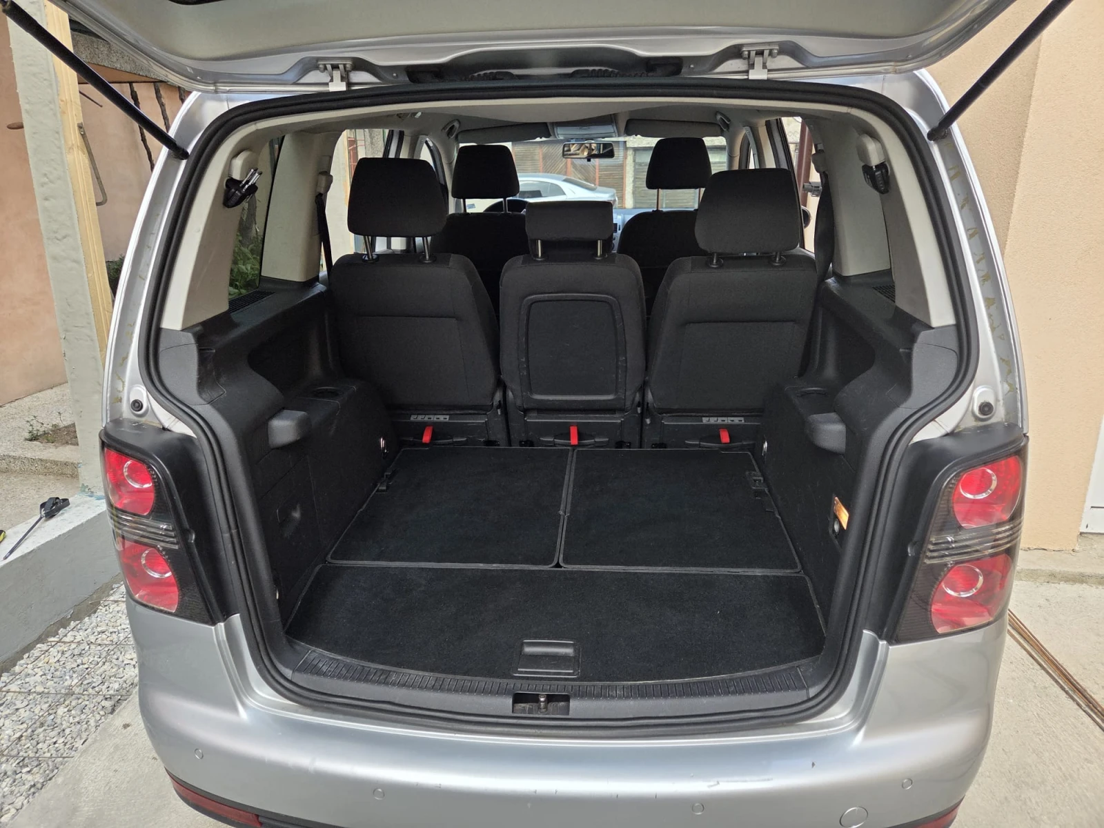 VW Touran 7 места| NAVI| TDI| 140 к.с., снимка 5 - Автомобили и джипове - 55875066