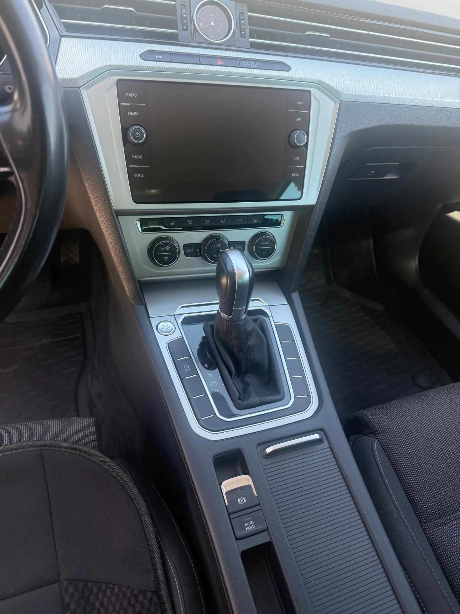 VW Passat 2.0 TDI. 150кс, снимка 9 - Автомобили и джипове - 56139394