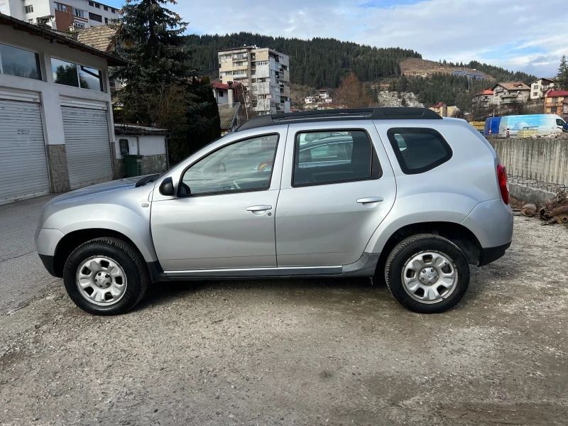 Dacia Duster 1.5dCi* 4х4* ОБСЛУЖЕНА* НОВИ ГУМИ* РЕАЛНИ КМ* ПЕРФ, снимка 5 - Автомобили и джипове - 48634805