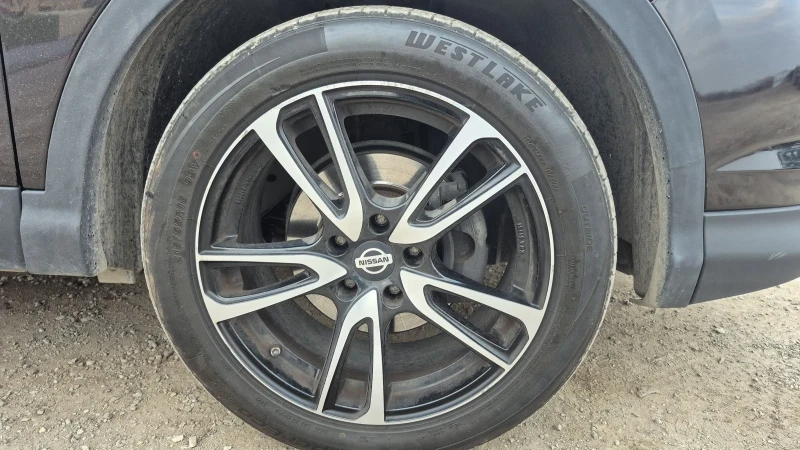 Nissan Qashqai 1.6 DCI * 140 000 km * Автомат * Бартер, снимка 16 - Автомобили и джипове - 52947132