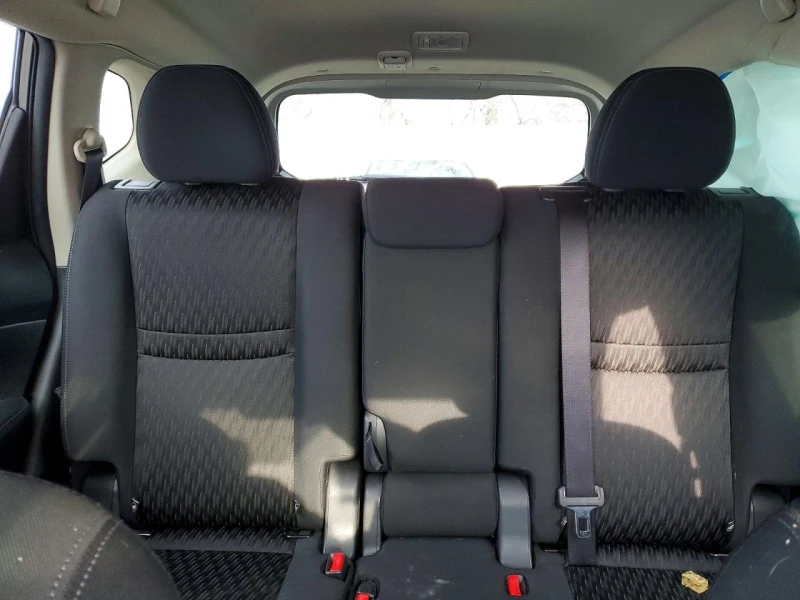 Nissan Rogue 2.5l S, снимка 10 - Автомобили и джипове - 53456645