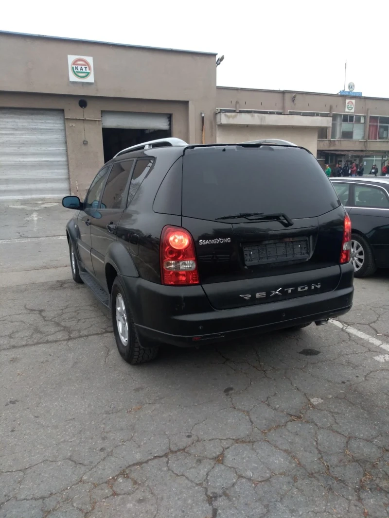 SsangYong Rexton, снимка 5 - Автомобили и джипове - 53584594