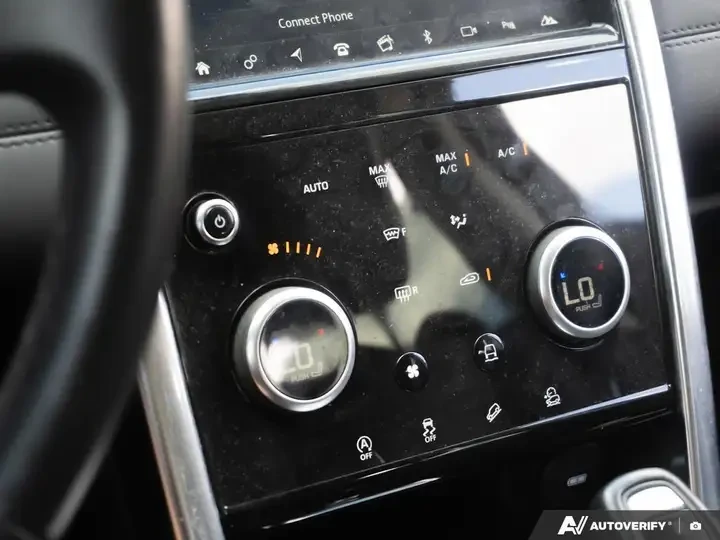 Land Rover Discovery Sport От Представителство , снимка 9 - Автомобили и джипове - 55190024