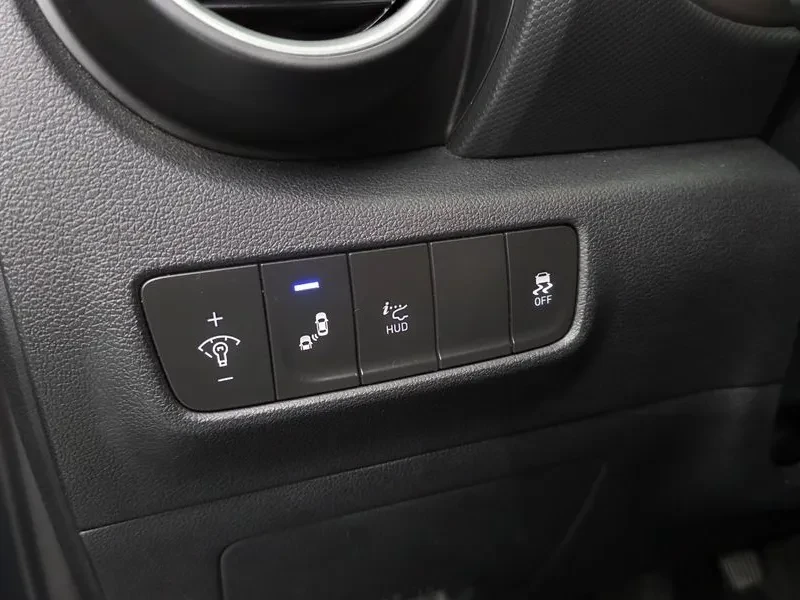 Hyundai Kona Diesel 1.6 2Wd Premium, снимка 17 - Автомобили и джипове - 56129578