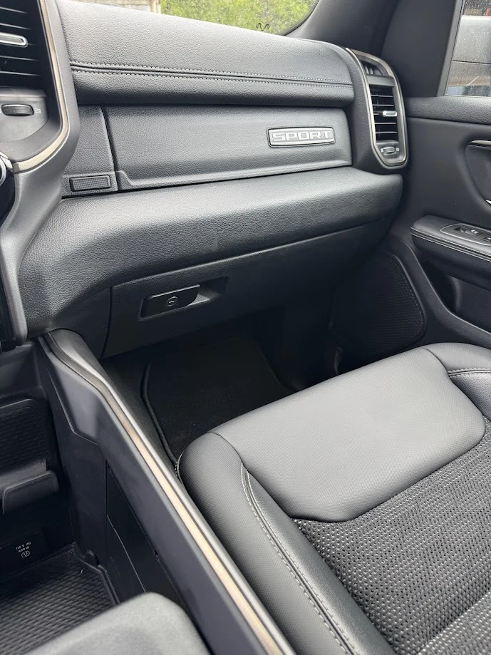 Dodge RAM 1500, снимка 17 - Автомобили и джипове - 56679436