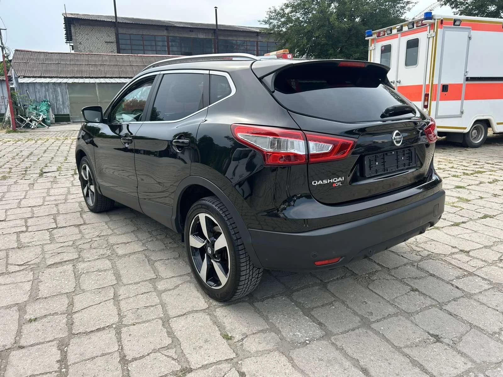 Nissan Qashqai 1.6dCi* 360camera* LANE ASSIST* DISTRONIC*  - изображение 2