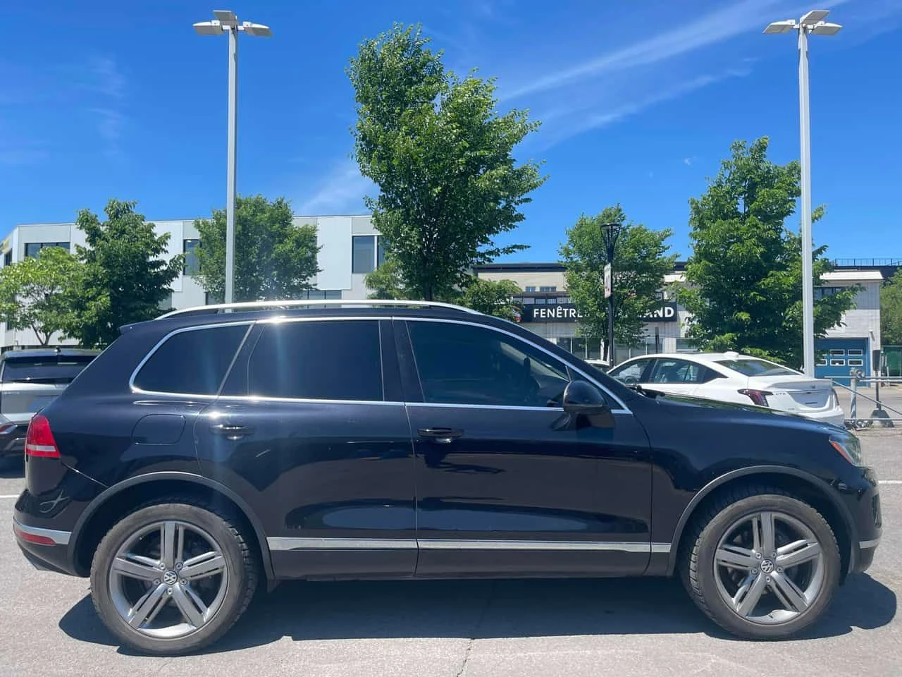 VW Touareg * 4dr TDI* АВТОКРЕДИТ БЕЗ ПЪРВОНАЧАЛНА ВНОСКА* , снимка 3 - Автомобили и джипове - 55005932