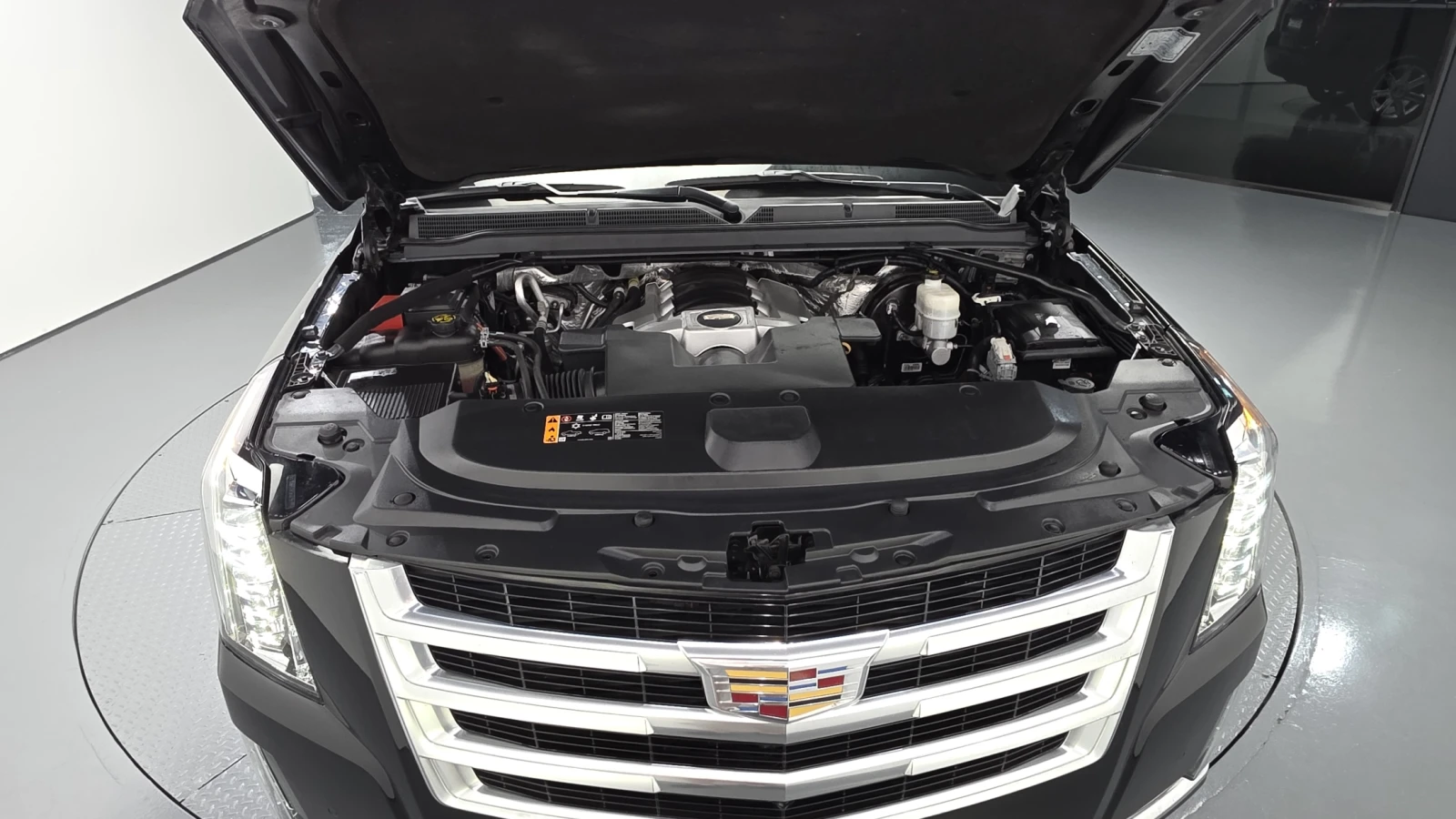Cadillac Escalade 6.2* 360* ЕЛ. БАГАЖНИК* BLIND SPOT* HUD* КРАЙНА ЦЕ, снимка 6 - Автомобили и джипове - 55348450