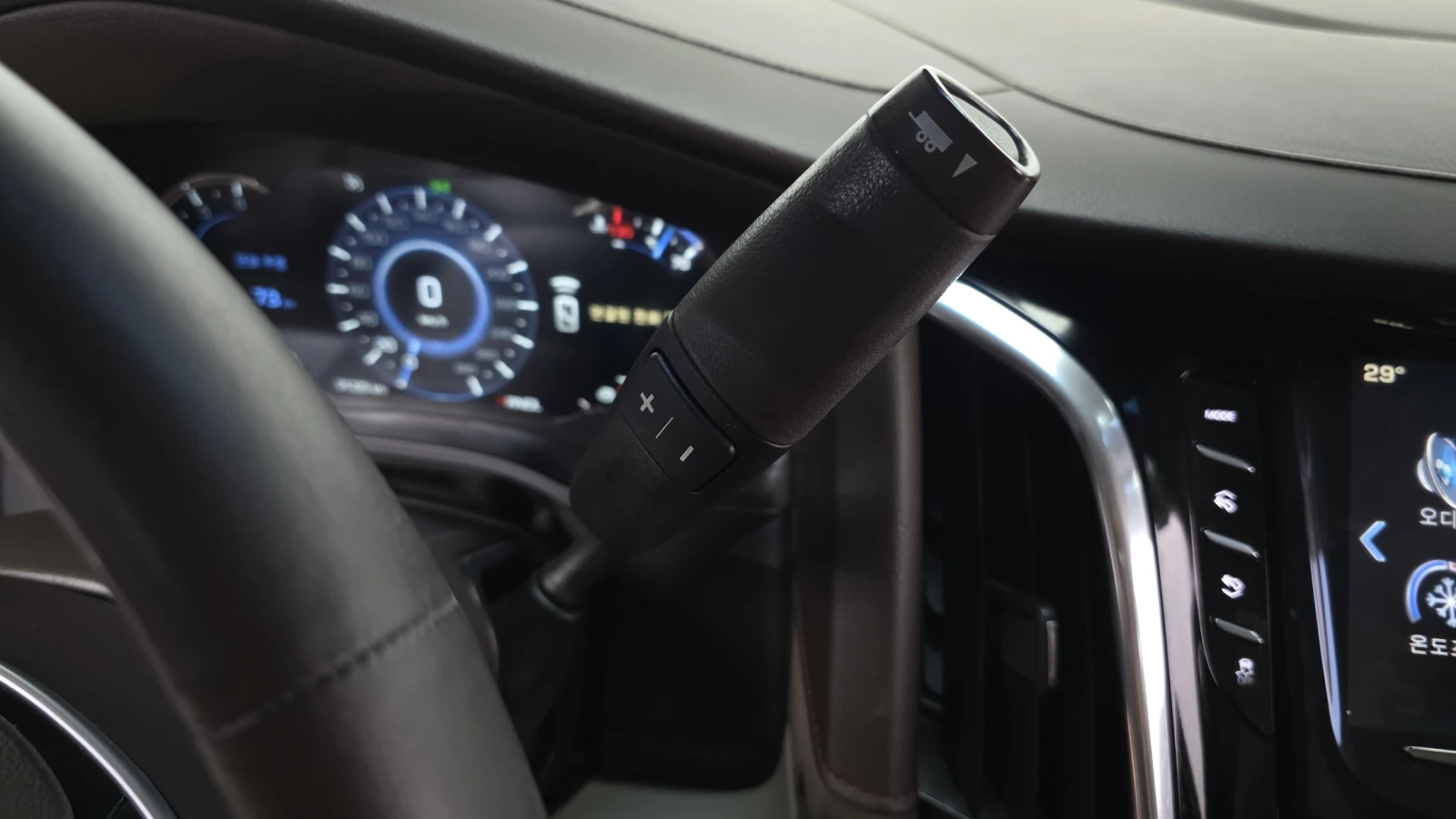 Cadillac Escalade 6.2* 360* ЕЛ. БАГАЖНИК* BLIND SPOT* HUD* КРАЙНА ЦЕ, снимка 9 - Автомобили и джипове - 55348450