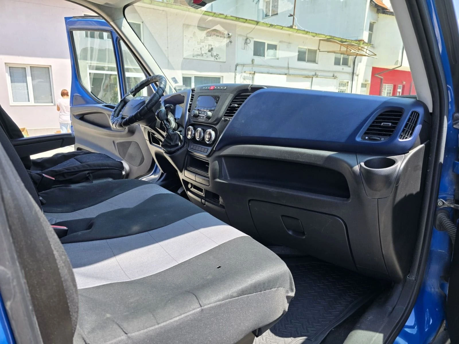 Iveco Daily 35C14 - МЕТАН, снимка 4 - Бусове и автобуси - 55517513