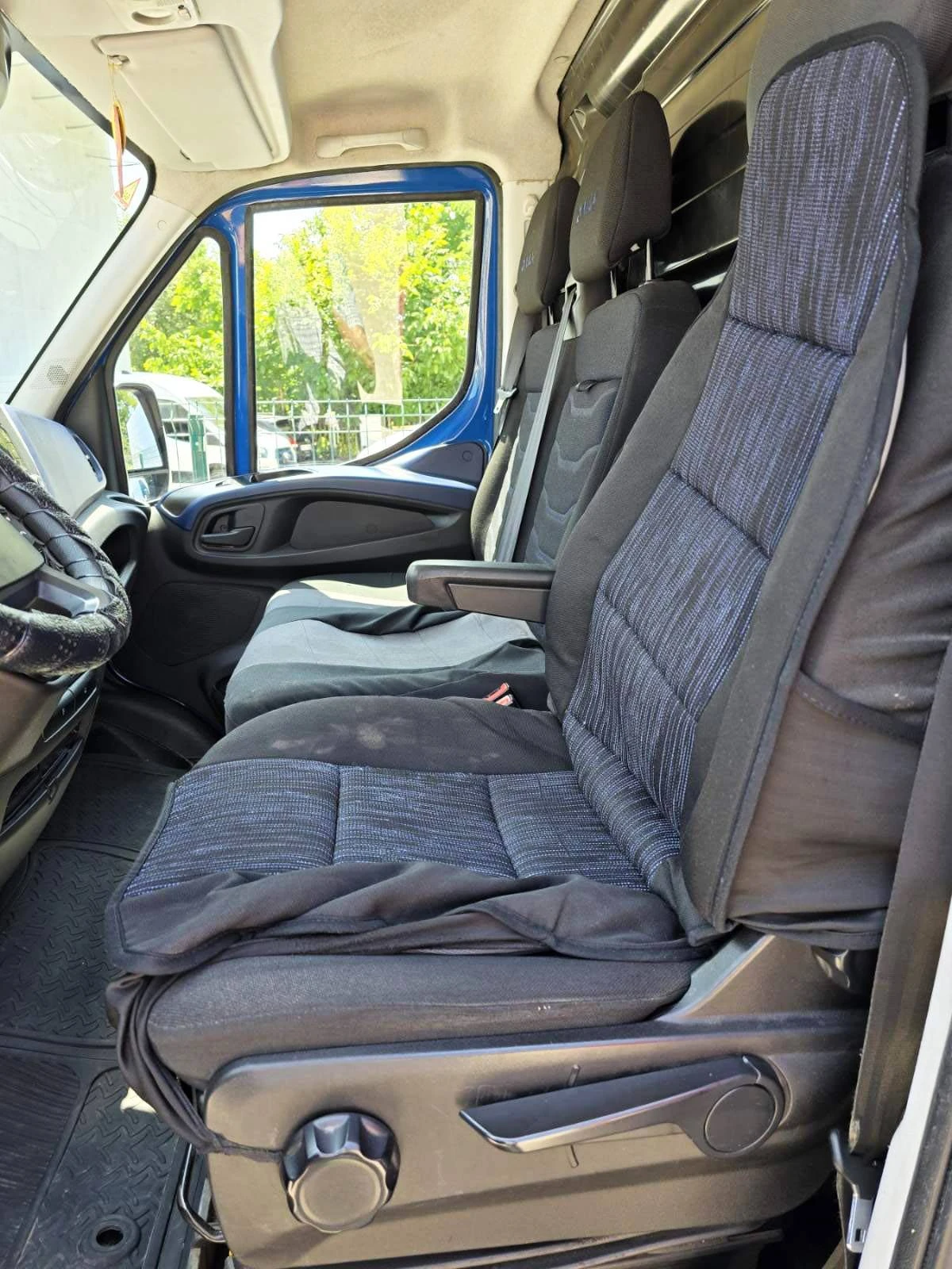 Iveco Daily 35C14 - МЕТАН, снимка 2 - Бусове и автобуси - 55517513