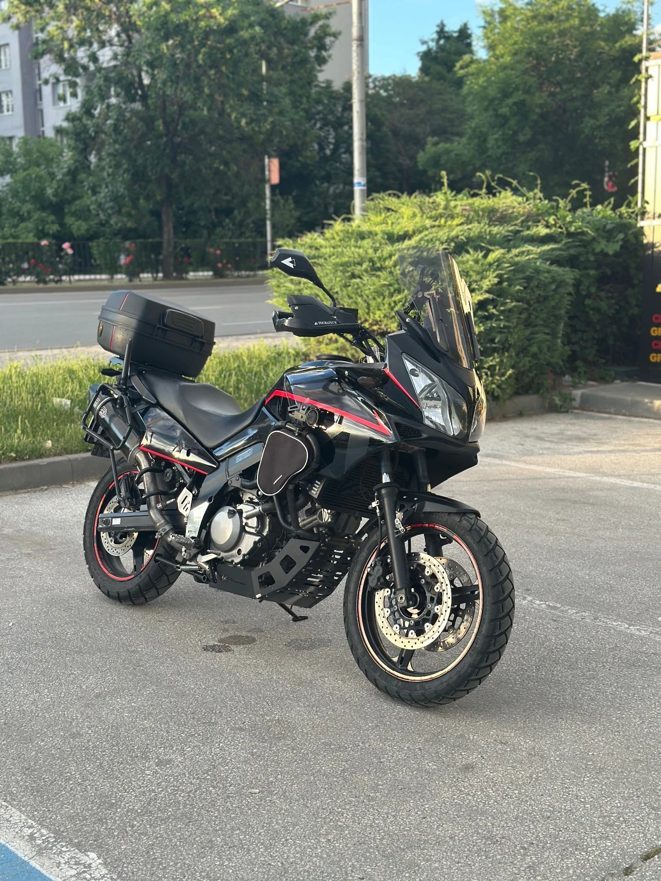 Suzuki V-strom 650