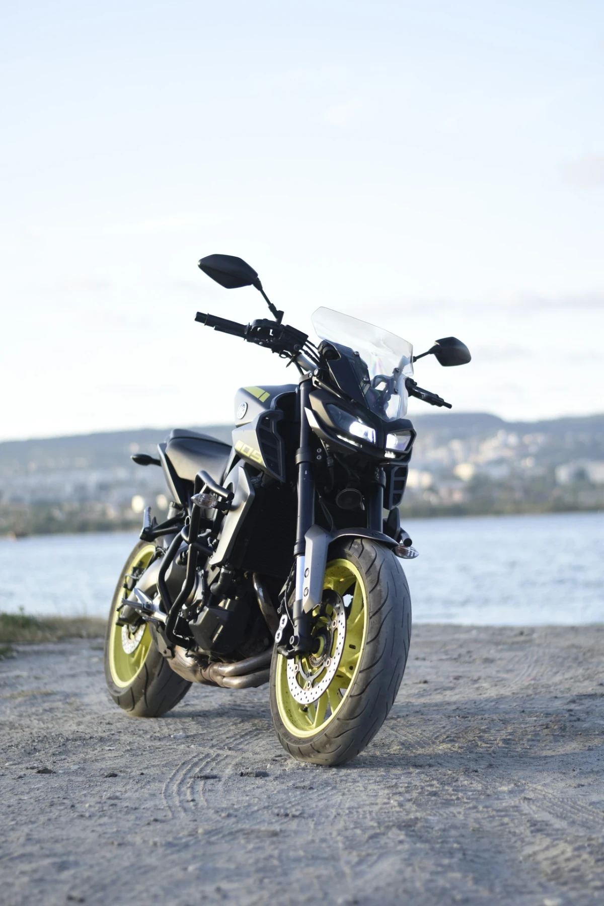 Yamaha Mt-09 Naked, снимка 3 - Мотоциклети и мототехника - 54969334