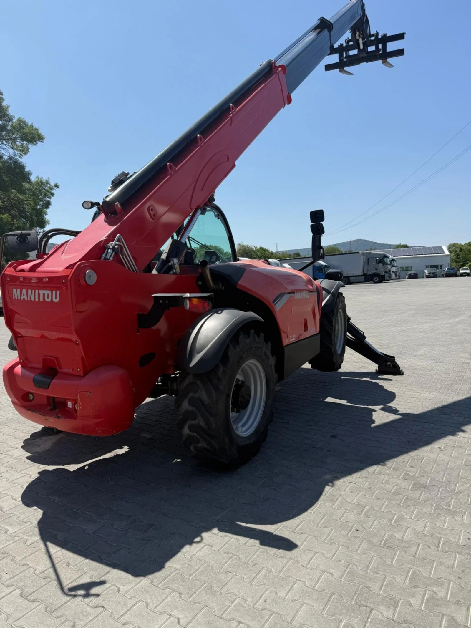 Телескопични товарачи Manitou MT1440 EASY - изображение 4