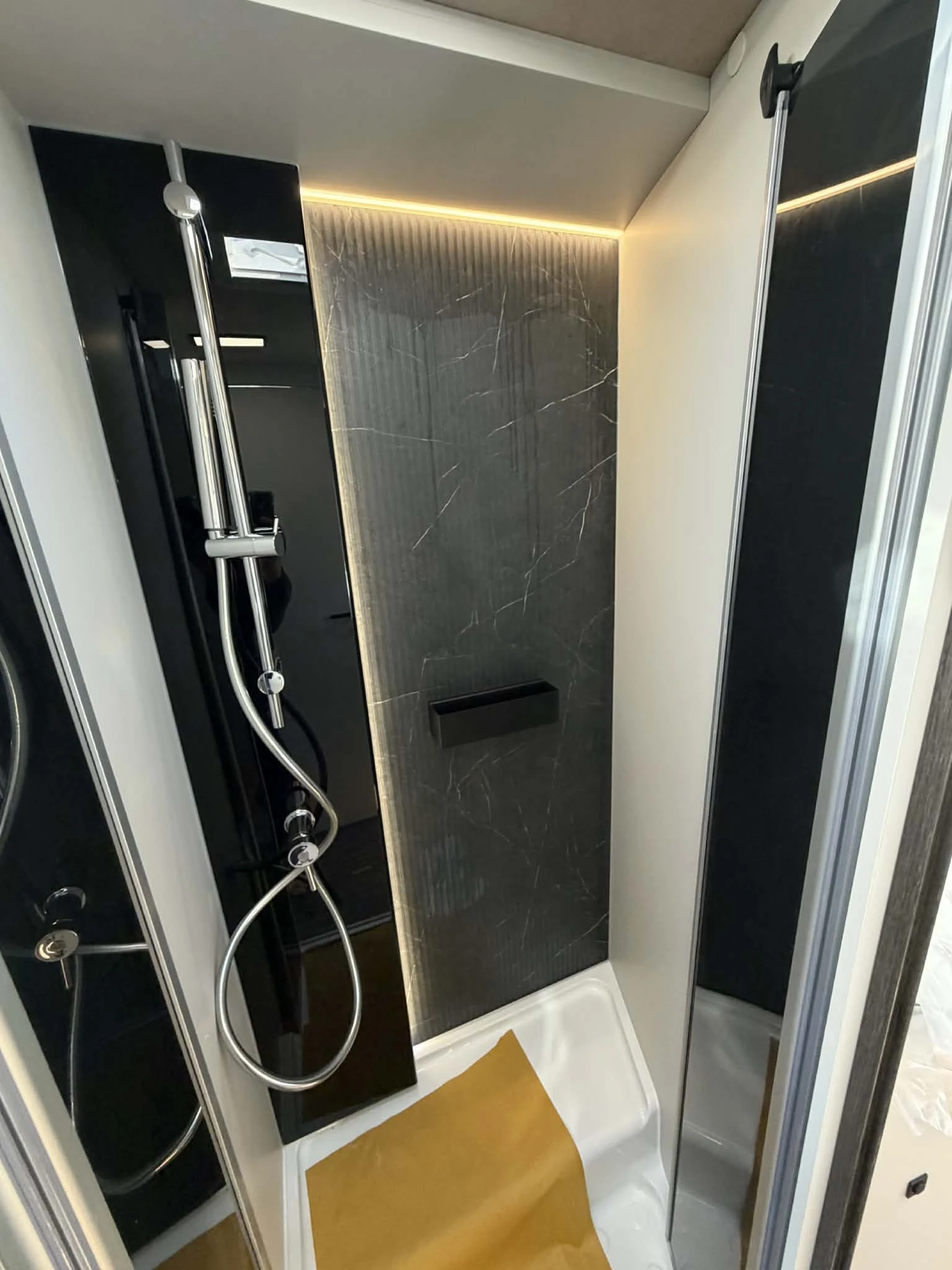 ������ Mobilvetta KEA i90 180�.�. ��8 | Mobile.bg � ����������� 6