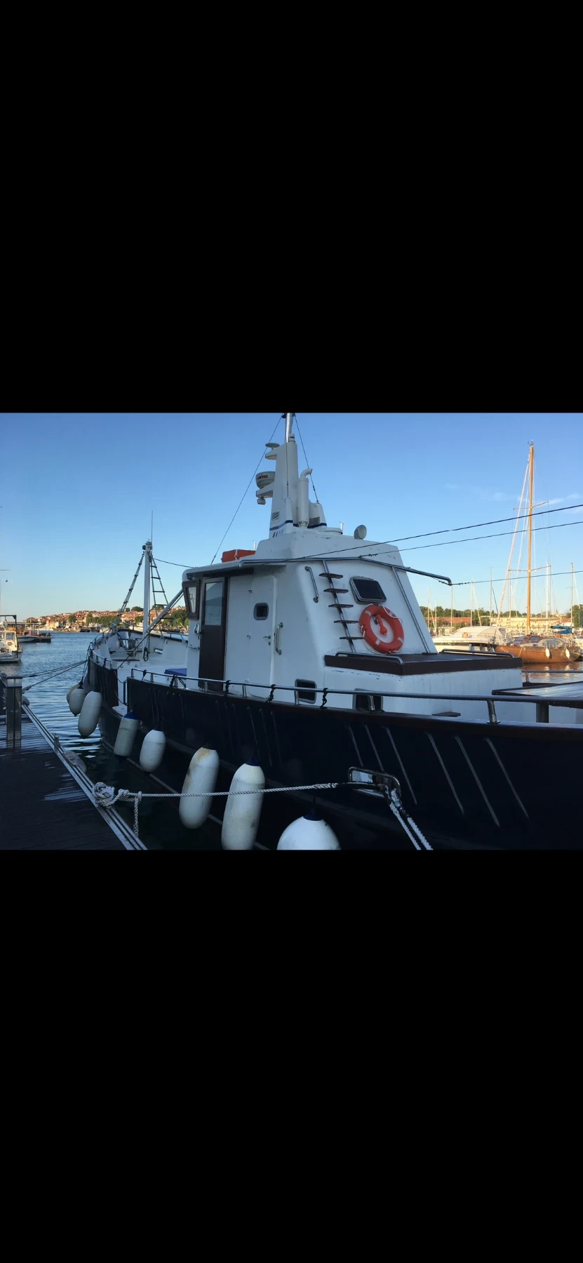 Моторна яхта Собствено производство, снимка 3 - Воден транспорт - 54172949