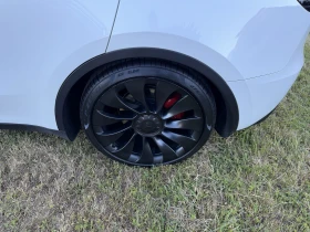 Tesla Model Y Performance, снимка 7